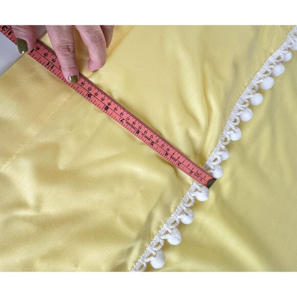 Vintage 70s double curtains with white pompons, solid sunny yellow panels - Picture 7 of 9